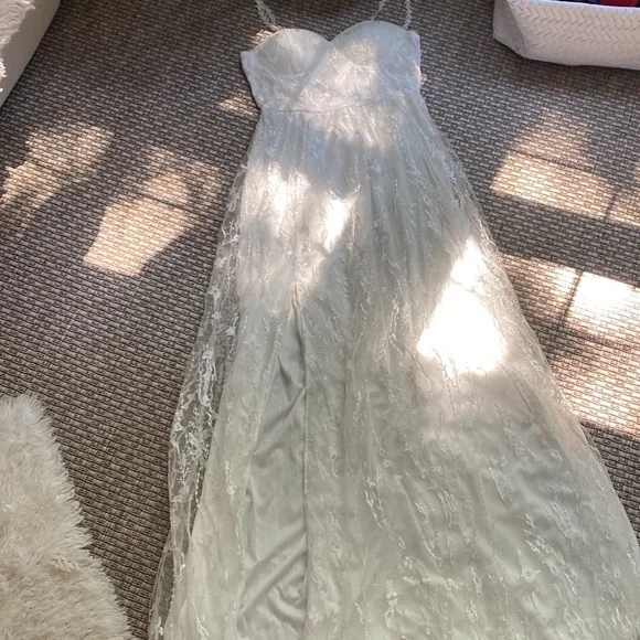 WHITE Dress 👗 🌟NWOT 👰‍♂️